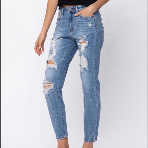 Judy Blue Distressed Boyfriend Fit Denim Jeans - Picture 2 of 13